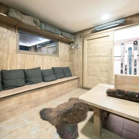 Situe Proche Centre De Megeve