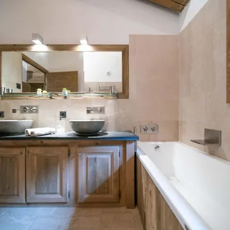 Apartment Situe Proche Centre De